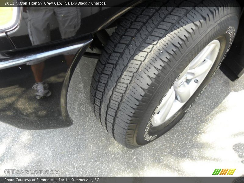 Galaxy Black / Charcoal 2011 Nissan Titan SV Crew Cab