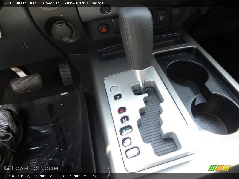 Galaxy Black / Charcoal 2011 Nissan Titan SV Crew Cab