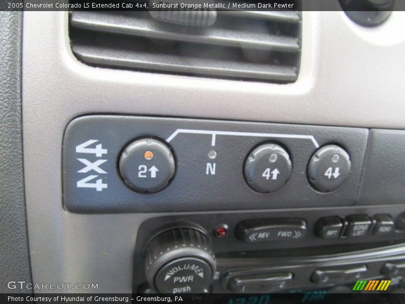 Sunburst Orange Metallic / Medium Dark Pewter 2005 Chevrolet Colorado LS Extended Cab 4x4