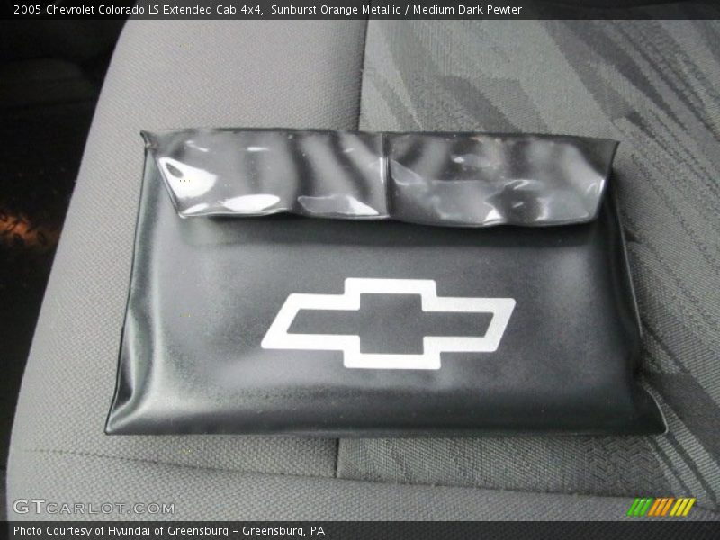 Sunburst Orange Metallic / Medium Dark Pewter 2005 Chevrolet Colorado LS Extended Cab 4x4