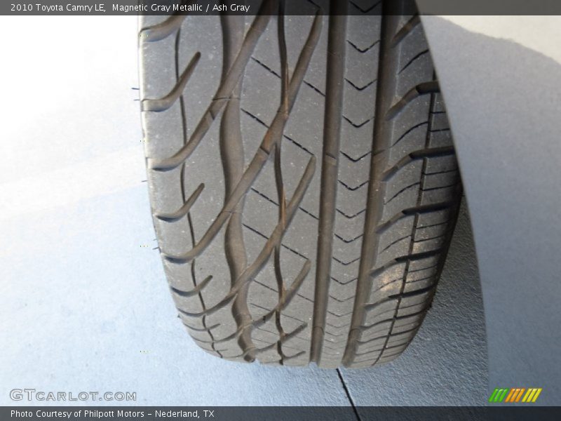 Magnetic Gray Metallic / Ash Gray 2010 Toyota Camry LE