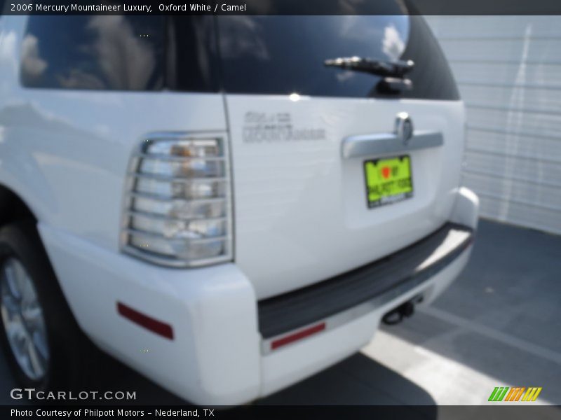Oxford White / Camel 2006 Mercury Mountaineer Luxury