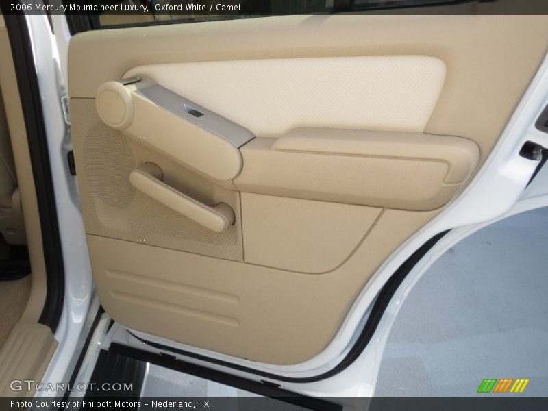 Oxford White / Camel 2006 Mercury Mountaineer Luxury