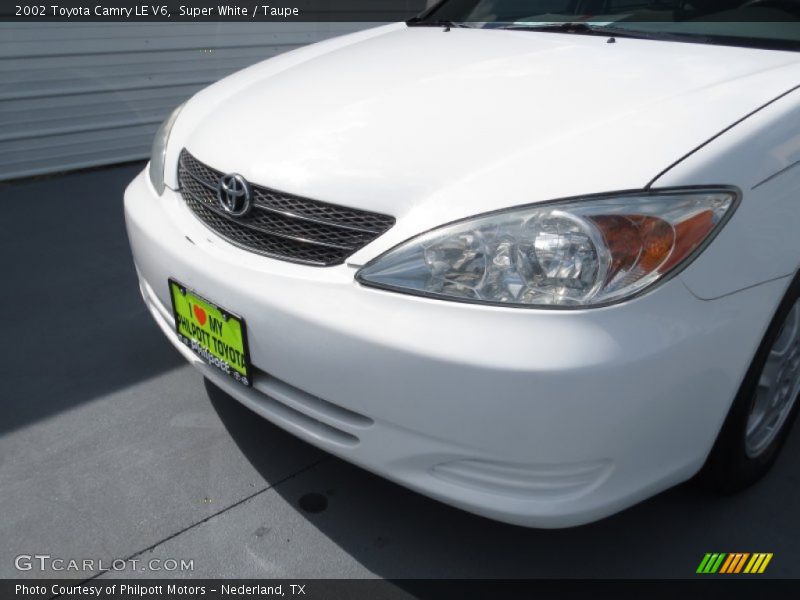 Super White / Taupe 2002 Toyota Camry LE V6