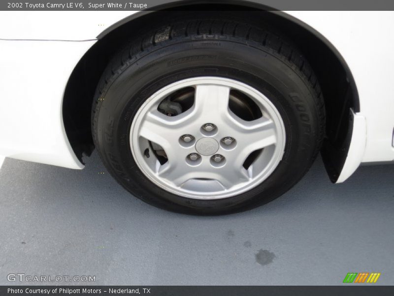 Super White / Taupe 2002 Toyota Camry LE V6