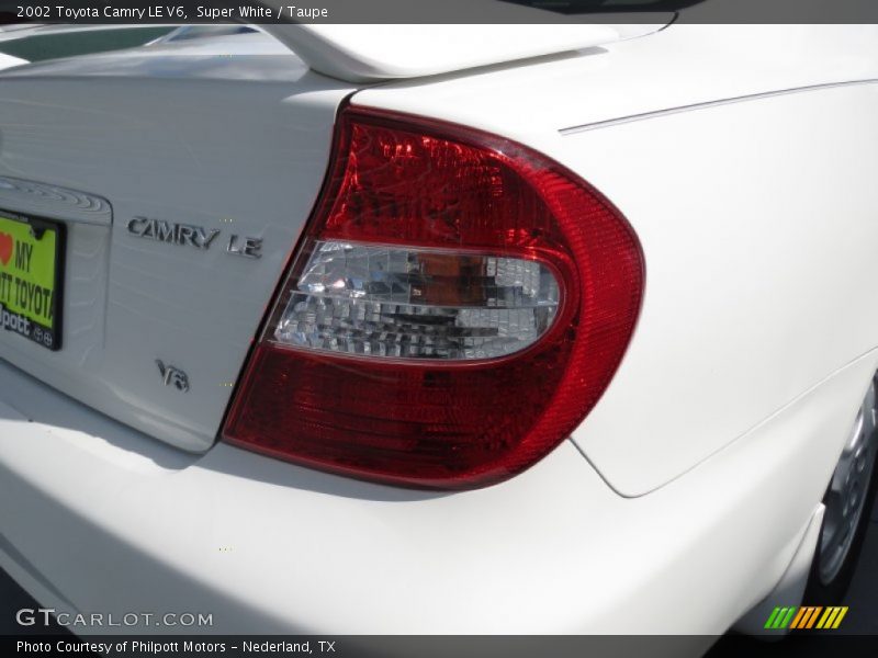 Super White / Taupe 2002 Toyota Camry LE V6