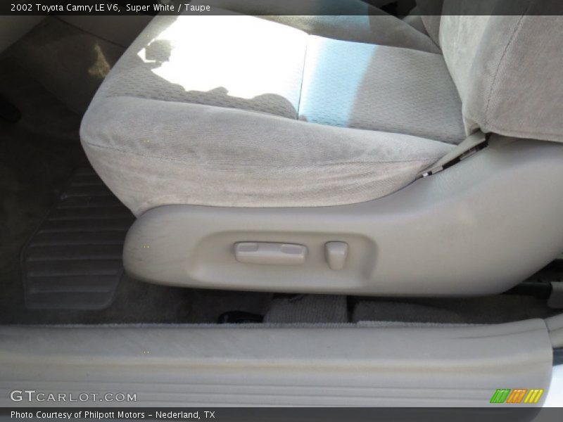Super White / Taupe 2002 Toyota Camry LE V6