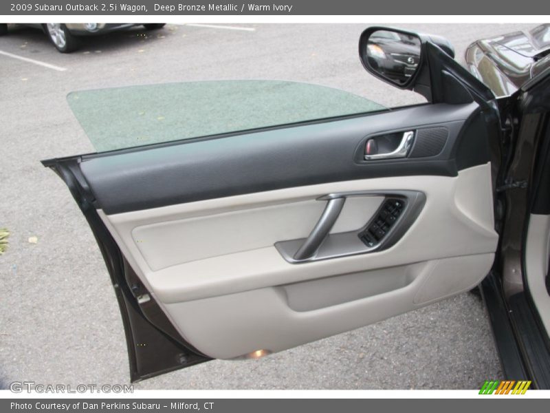 Deep Bronze Metallic / Warm Ivory 2009 Subaru Outback 2.5i Wagon