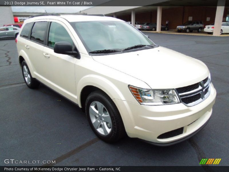 Front 3/4 View of 2013 Journey SE