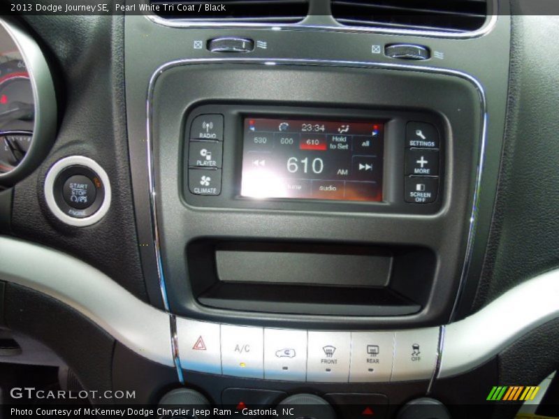 Pearl White Tri Coat / Black 2013 Dodge Journey SE