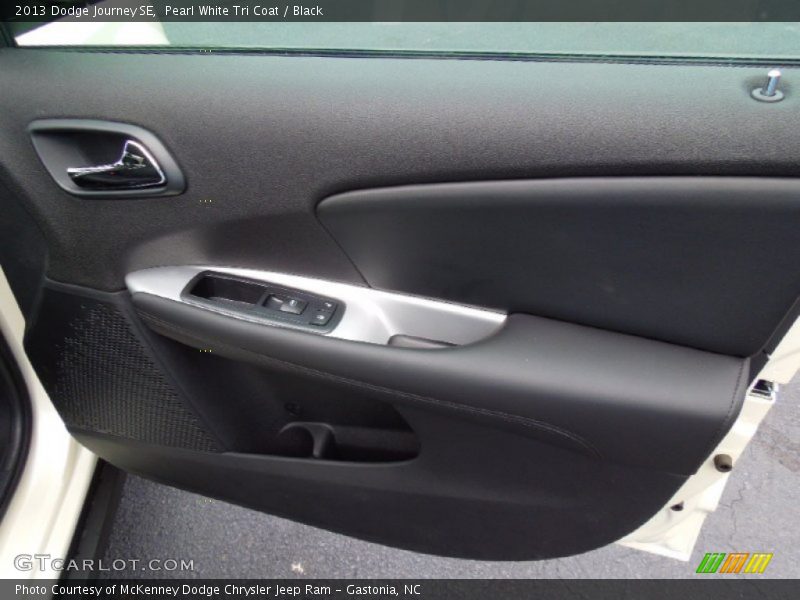 Pearl White Tri Coat / Black 2013 Dodge Journey SE
