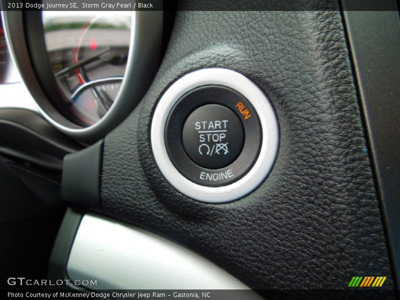 Storm Gray Pearl / Black 2013 Dodge Journey SE