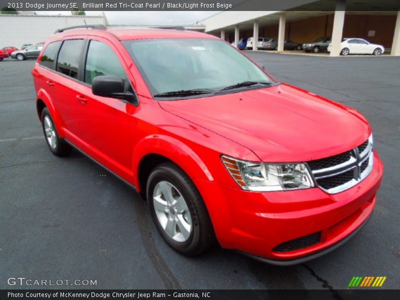 Front 3/4 View of 2013 Journey SE