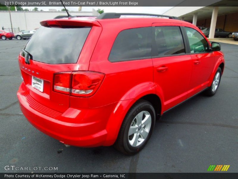 Brilliant Red Tri-Coat Pearl / Black/Light Frost Beige 2013 Dodge Journey SE