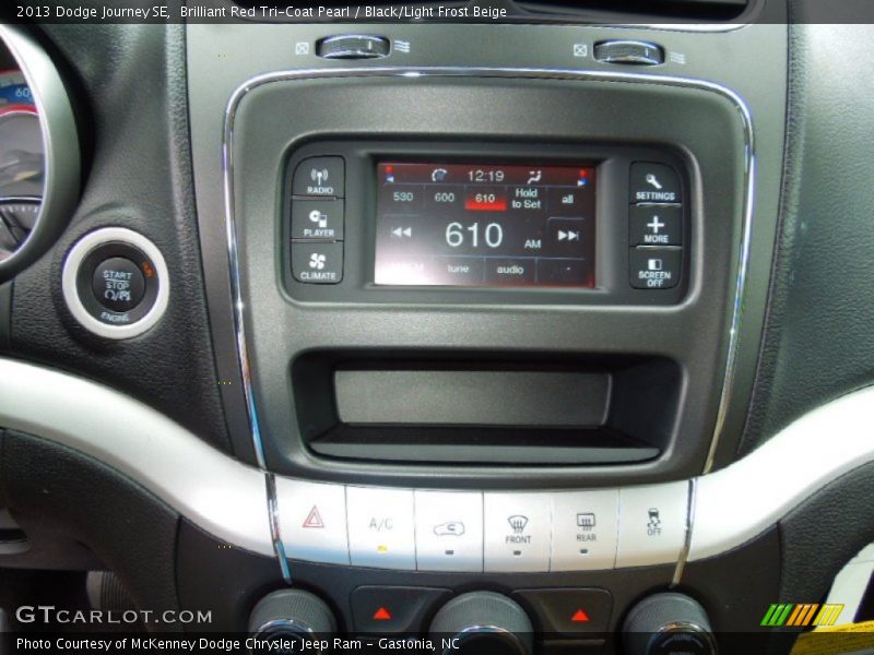 Brilliant Red Tri-Coat Pearl / Black/Light Frost Beige 2013 Dodge Journey SE