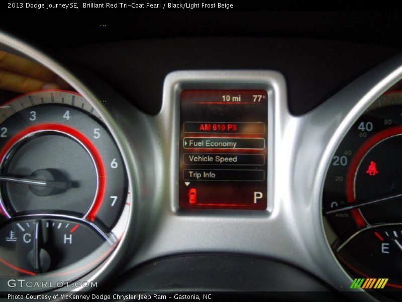 Brilliant Red Tri-Coat Pearl / Black/Light Frost Beige 2013 Dodge Journey SE
