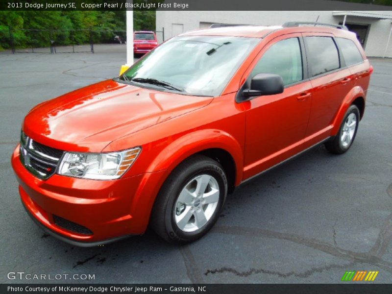 Front 3/4 View of 2013 Journey SE