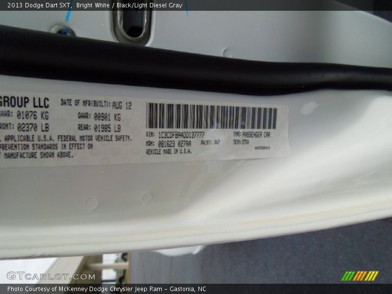 Bright White / Black/Light Diesel Gray 2013 Dodge Dart SXT
