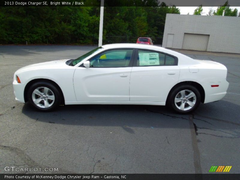 Bright White / Black 2013 Dodge Charger SE