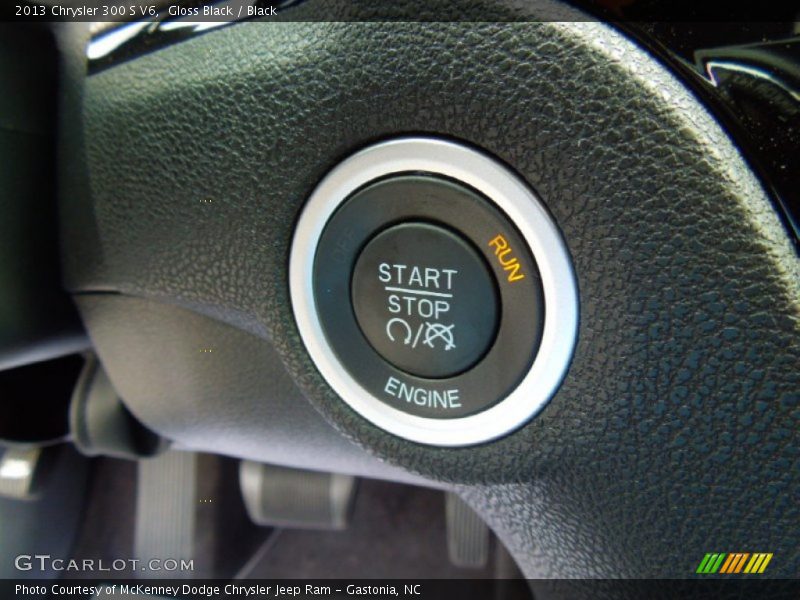 Controls of 2013 300 S V6