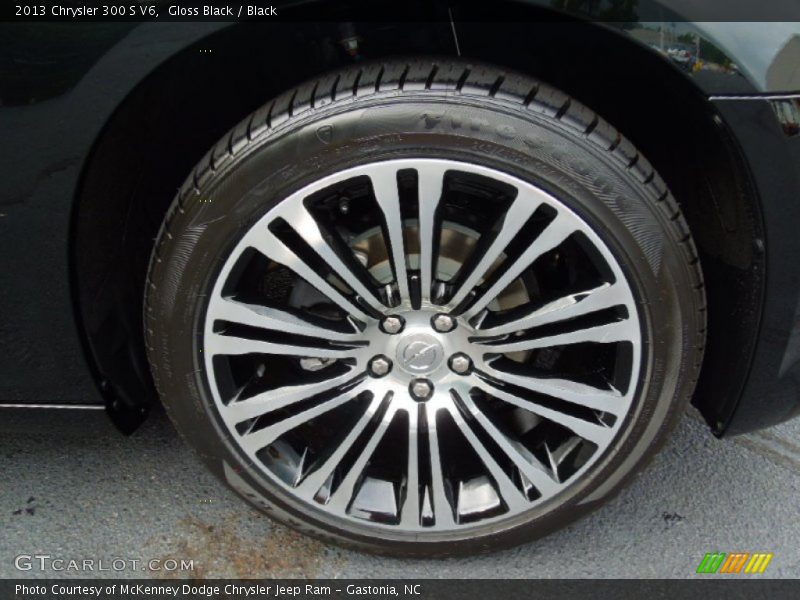  2013 300 S V6 Wheel