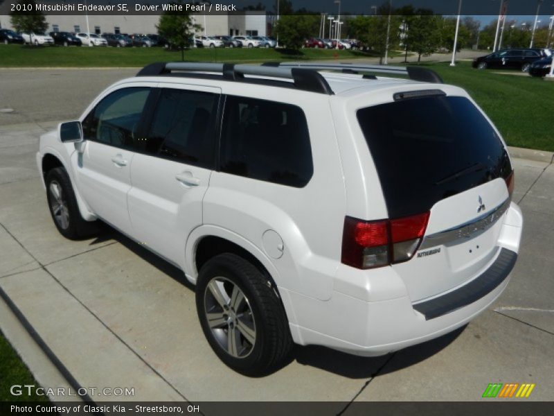 Dover White Pearl / Black 2010 Mitsubishi Endeavor SE