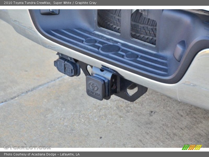 Super White / Graphite Gray 2010 Toyota Tundra CrewMax