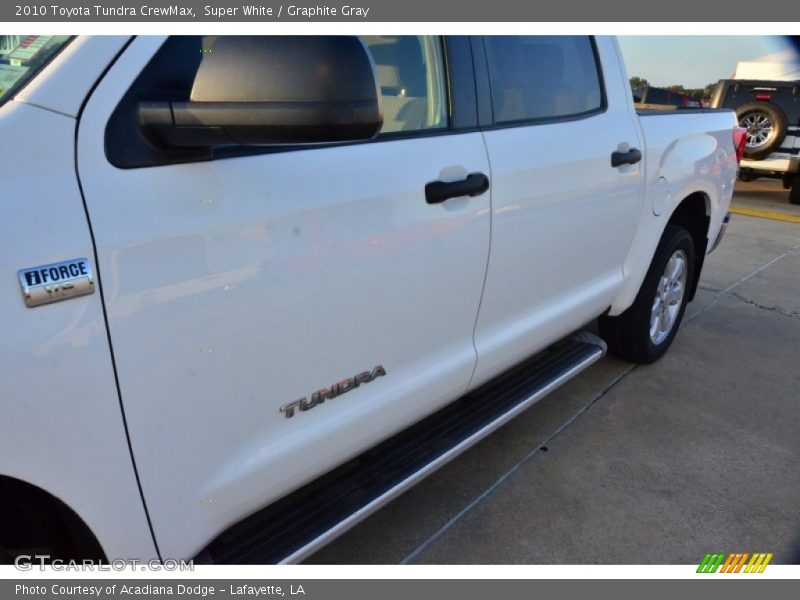 Super White / Graphite Gray 2010 Toyota Tundra CrewMax