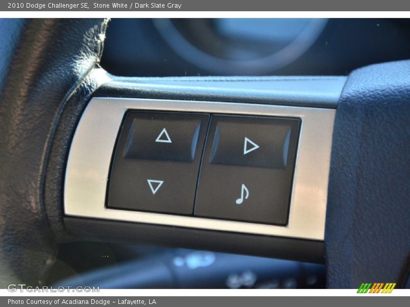 Stone White / Dark Slate Gray 2010 Dodge Challenger SE