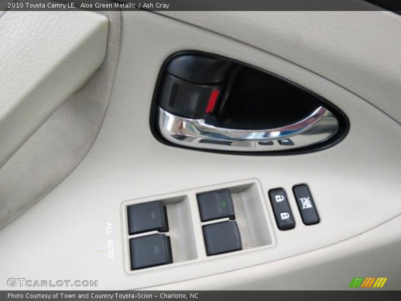 Aloe Green Metallic / Ash Gray 2010 Toyota Camry LE