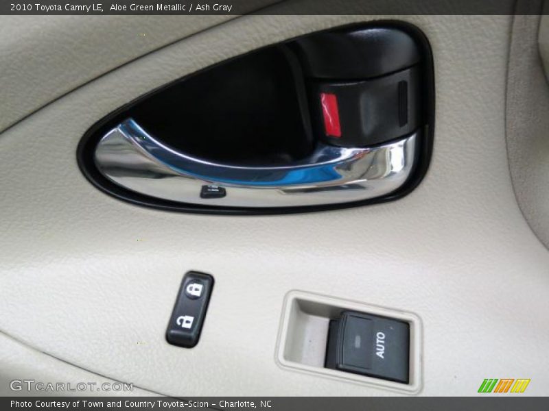 Aloe Green Metallic / Ash Gray 2010 Toyota Camry LE