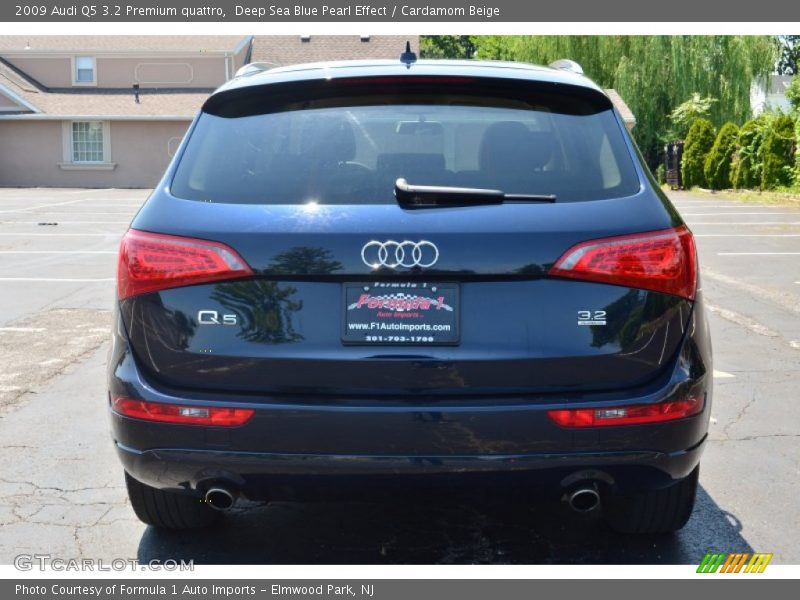 Deep Sea Blue Pearl Effect / Cardamom Beige 2009 Audi Q5 3.2 Premium quattro