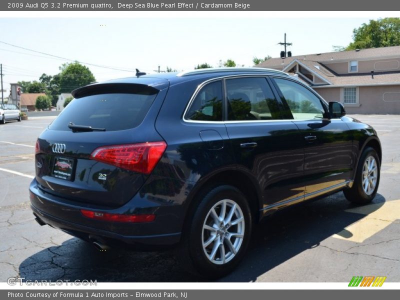 Deep Sea Blue Pearl Effect / Cardamom Beige 2009 Audi Q5 3.2 Premium quattro