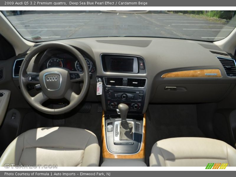 Dashboard of 2009 Q5 3.2 Premium quattro