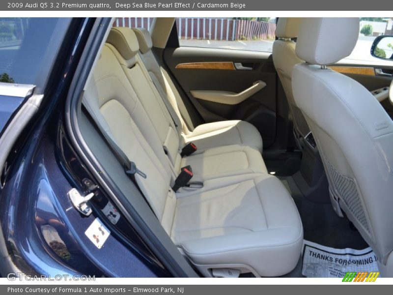 Deep Sea Blue Pearl Effect / Cardamom Beige 2009 Audi Q5 3.2 Premium quattro