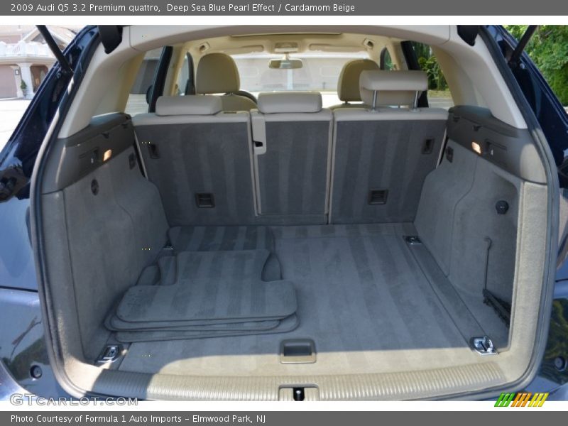  2009 Q5 3.2 Premium quattro Trunk