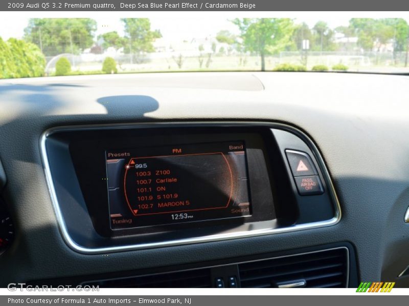 Deep Sea Blue Pearl Effect / Cardamom Beige 2009 Audi Q5 3.2 Premium quattro