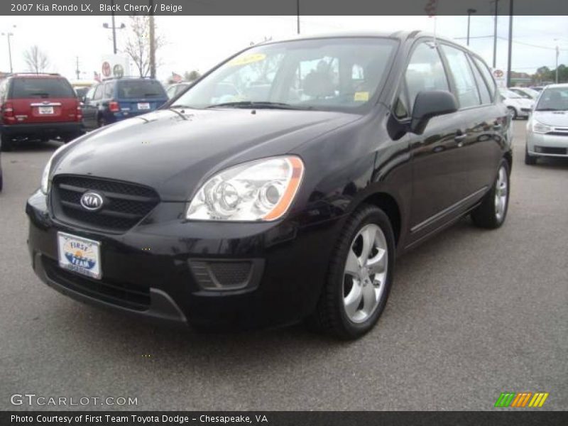Black Cherry / Beige 2007 Kia Rondo LX