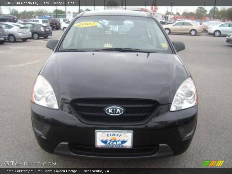 Black Cherry / Beige 2007 Kia Rondo LX