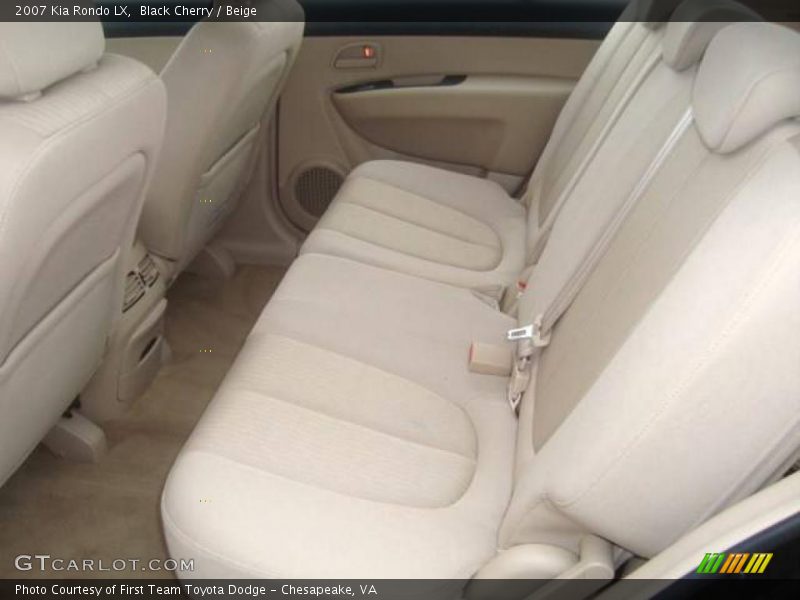 Black Cherry / Beige 2007 Kia Rondo LX