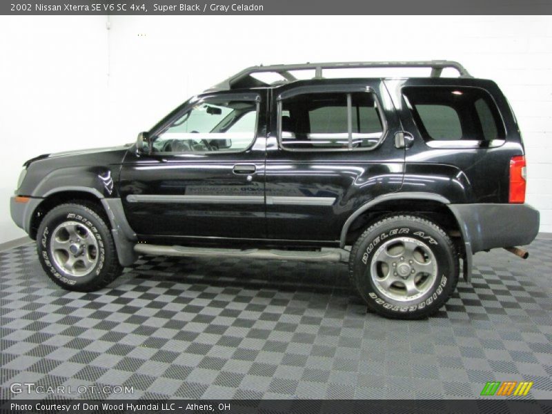 Super Black / Gray Celadon 2002 Nissan Xterra SE V6 SC 4x4