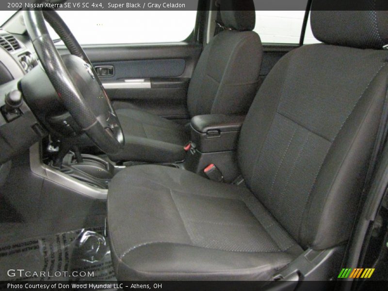 Super Black / Gray Celadon 2002 Nissan Xterra SE V6 SC 4x4