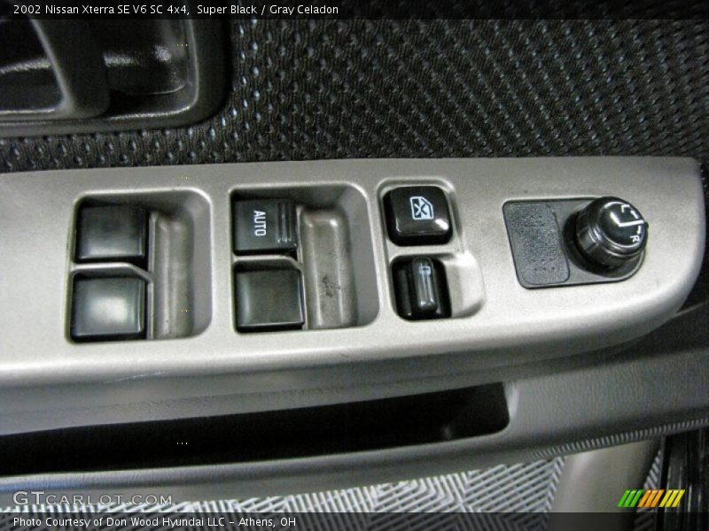 Super Black / Gray Celadon 2002 Nissan Xterra SE V6 SC 4x4