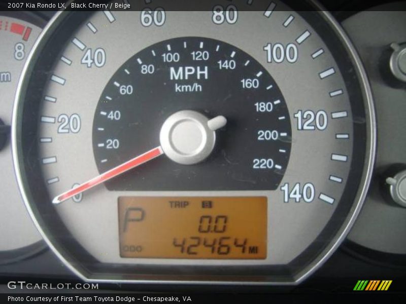 Black Cherry / Beige 2007 Kia Rondo LX
