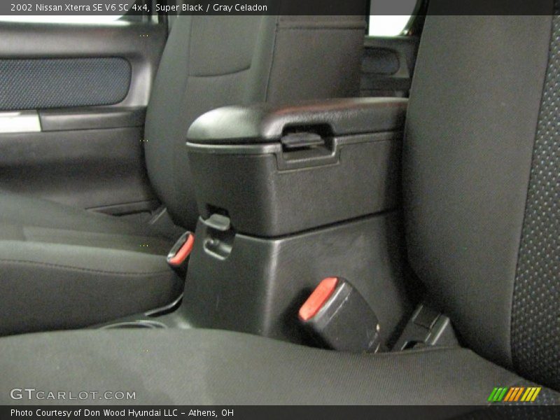 Super Black / Gray Celadon 2002 Nissan Xterra SE V6 SC 4x4