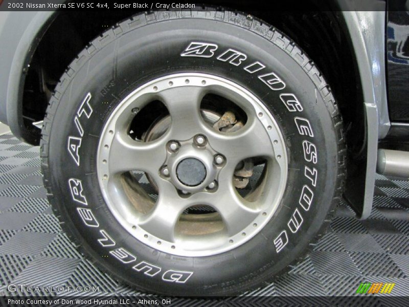 Super Black / Gray Celadon 2002 Nissan Xterra SE V6 SC 4x4