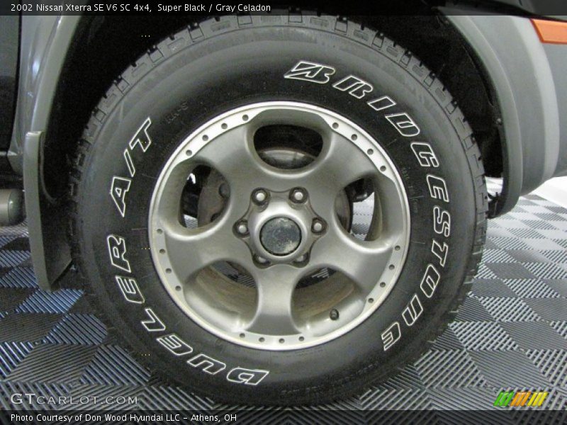 Super Black / Gray Celadon 2002 Nissan Xterra SE V6 SC 4x4