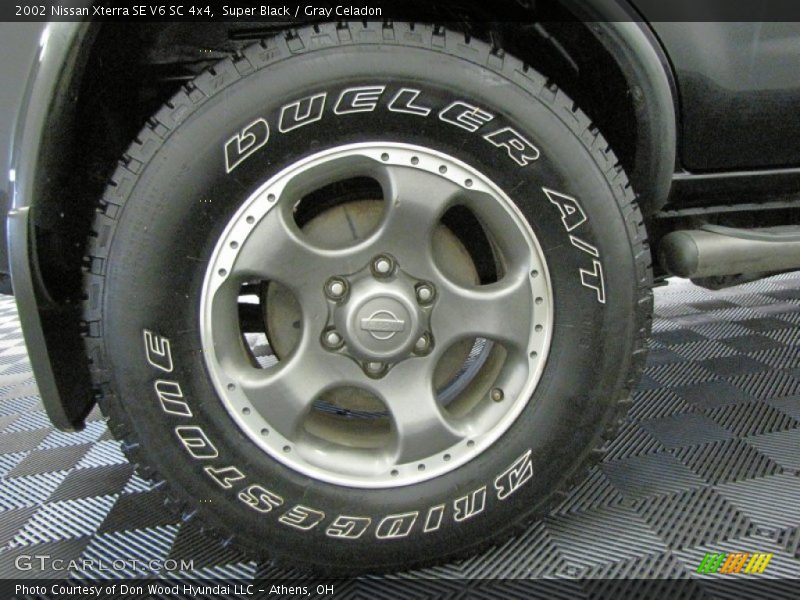 Super Black / Gray Celadon 2002 Nissan Xterra SE V6 SC 4x4