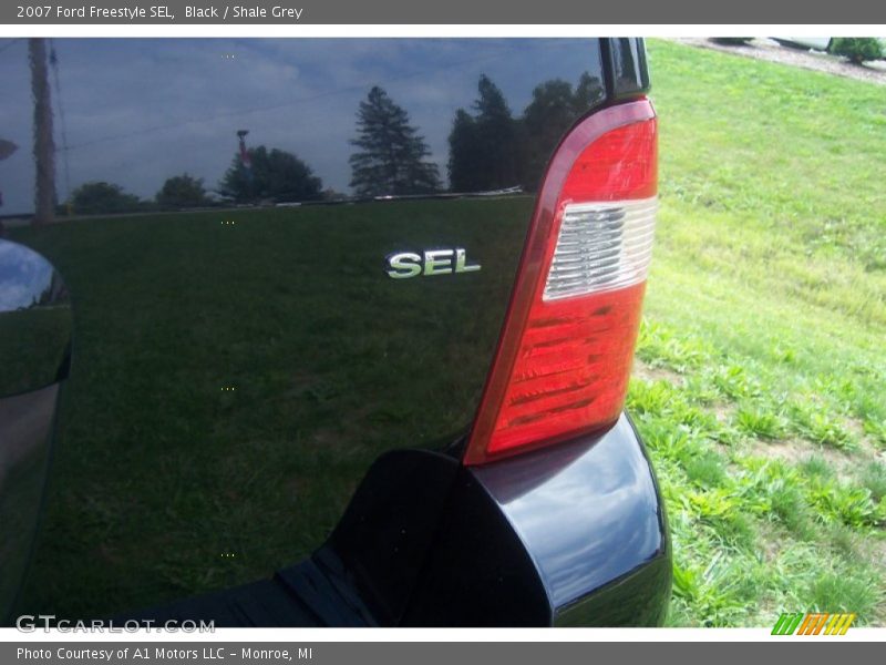 Black / Shale Grey 2007 Ford Freestyle SEL
