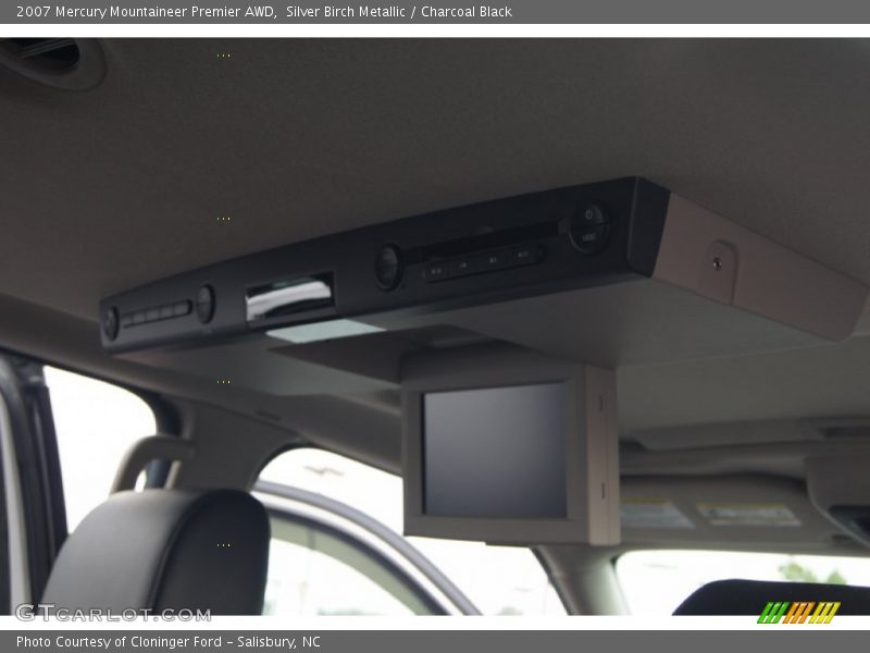 Silver Birch Metallic / Charcoal Black 2007 Mercury Mountaineer Premier AWD